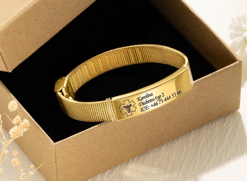 Skydda din vardag och dina nära med ett personligt medicinskt armband i rostfritt stål med justerbart nätband och graverad bricka