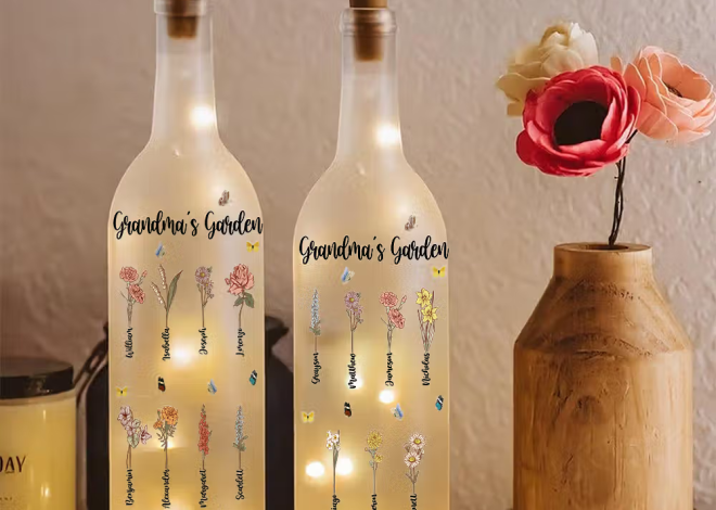 Lys upp tillvaron med en personlig LED nattlampa i glasflaska med födelseblommor